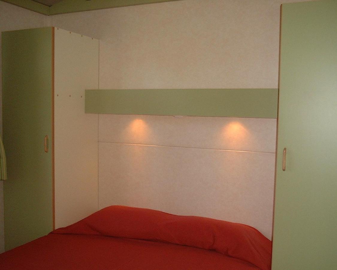 ホテル Parque De Campismo Orbitur Gala フィゲイラ・ダ・フォズ 部屋 写真